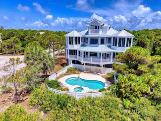 2124 Dolphin Dr, Saint George Island, FL 32328