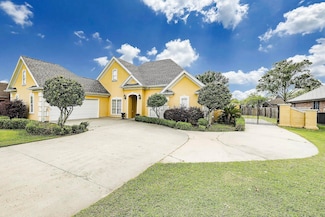 134 Lake Mechant Ct, Houma, LA 70360