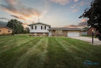 907 Meadowview Ln, Northwood, OH 43619