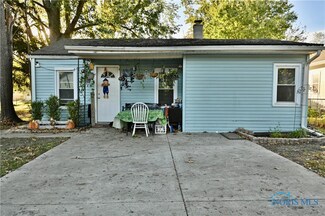33 Bonaparte Dr, Toledo, OH 43615
