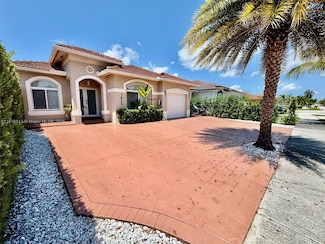 7915 NW 200th Terrace, Hialeah, FL 33015