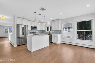 26 Bonaire Dr, Toms River, NJ 08757