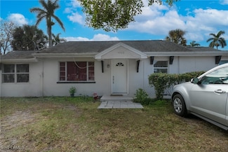 4408 Poinsettia St, Fort Myers, FL 33905