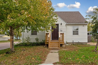 1024 Center St, North Mankato, MN 56003
