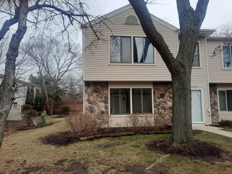 1561 Gibson Dr Unit 131, Elk Grove Village, IL 60007