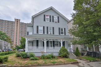 45 Townsend St, Worcester, MA 01609