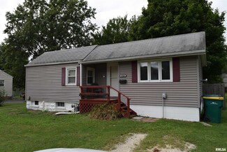 1564 Harrison St, Galesburg, IL 61401