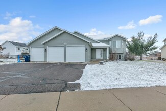 1607 W Oakes Dr, St. Cloud, MN 56303