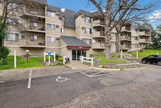 3917 Heritage Hills Dr Unit 303, Bloomington, MN 55437