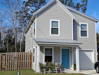 475 S Woodlawn St, St. Augustine, FL 32084