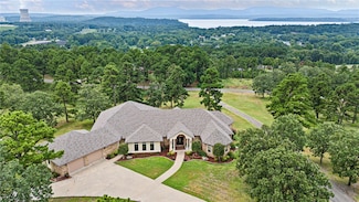 423 Parliament Ln, London, AR 72847