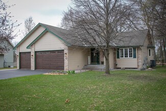 1107 Isanti Pkwy NW, Isanti, MN 55040