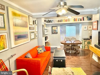 2320 Manning St, Philadelphia, PA 19103