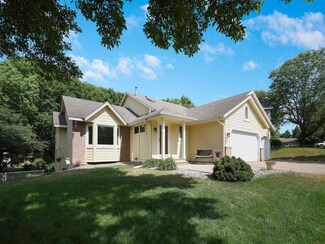 17582 Pavelka Dr, Eden Prairie, MN 55346