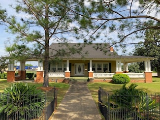 308 E 4th St, Donalsonville, GA 39845