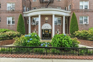 110-35 72nd Rd Unit 405, Forest Hills, NY 11375