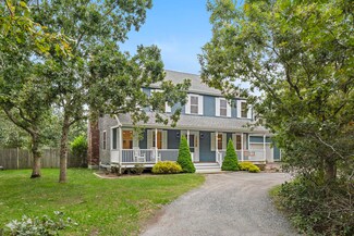 8 Coffins Field Rd, Edgartown, MA 02539