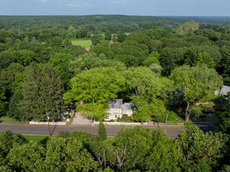 45 Roseland Park Rd, Woodstock, CT 06281