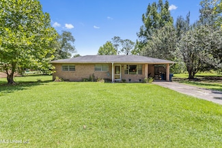 9120 Tammy Ln, Moss Point, MS 39562