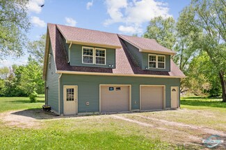 405 N Mechanic St, Troy Grove, IL 61372
