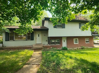 1206 University Dr, Dekalb, IL 60115