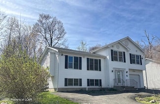2114 Freedom Way, Pocono Summit, PA 18346