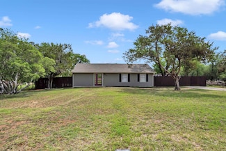 719 Maple Ln, Cottonwood Shores, TX 78657