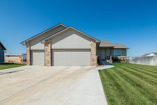 10583 Sondra Ct, Maize, KS 67101