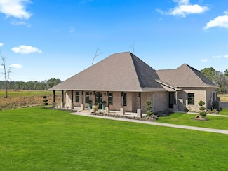 9472 Acadian Way, Orange, TX 77630