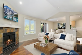 15132 NE 82nd St Unit 301, Redmond, WA 98052