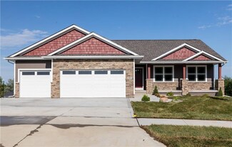 813 Fawn Ct, Mitchellville, IA 50169