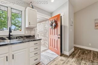 3328 S Vassar Rd, Burton, MI 48519