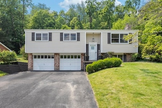 2925 Albine Dr, Glenshaw, PA 15116