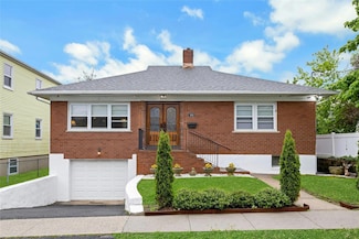 93 Crotona Ave, Harrison, NY 10528