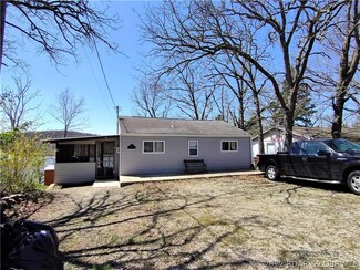 29787 Vixen Ave, Warsaw, MO 65355