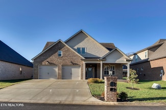 249 Olympic Dr, Lenoir City, TN 37771