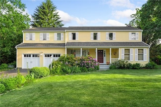 4 4th St, Barrington, RI 02806