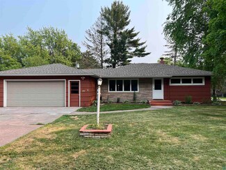 2502 Sahlman Ave, Cloquet, MN 55720