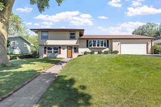 2300 Inca Ln, New Brighton, MN 55112