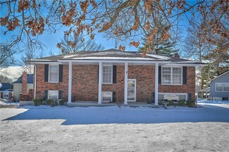 12953 Craig Dr, Grandview, MO 64030