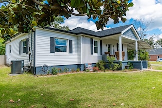 627 W Garden Farm Rd, Rossville, GA 30741