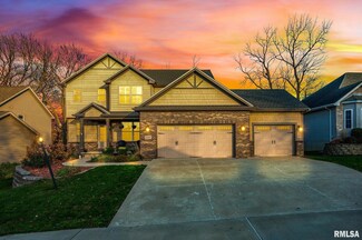10026 N Brookshire Dr, Peoria, IL 61615
