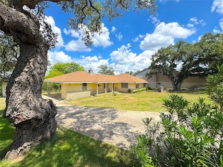 116 Crestview Dr, Canyon Lake, TX 78133