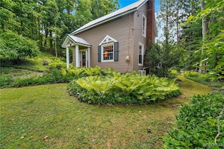 708 W Falls Rd, West Falls, NY 14170
