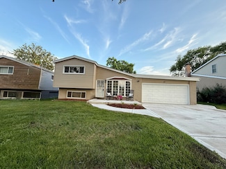 117 E Vermont St, Villa Park, IL 60181