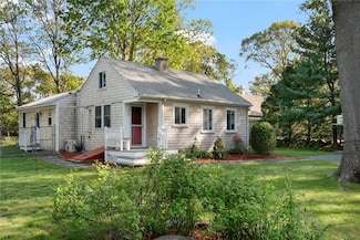 23 Abalone Rd, Saunderstown, RI 02874