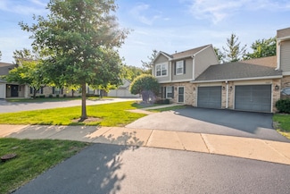 1081 N Village Dr Unit 1081, Round Lake Beach, IL 60073