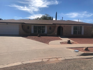 10834 Vista Alegre Dr, El Paso, TX 79935