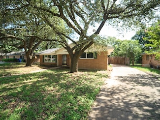 5907 Caldwell Dr, Waco, TX 76710