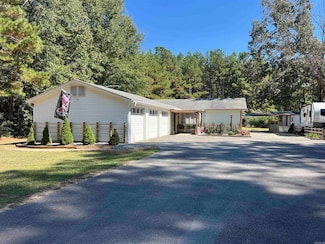 8213 Old Warren Rd, Pine Bluff, AR 71603